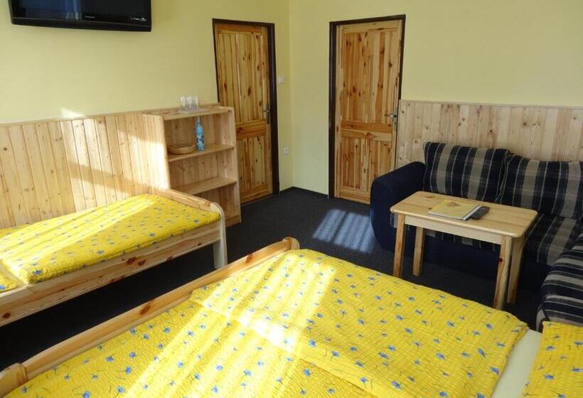 اتاق خانوادگی, Penzion Na Rozcestí