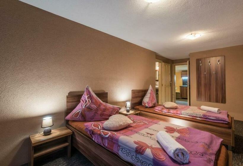 غرفة عائلية, Penzión Goraľka