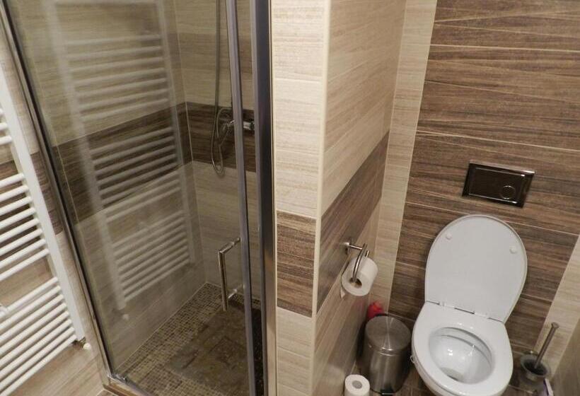 Семейный Номер, Penzión Goraľka