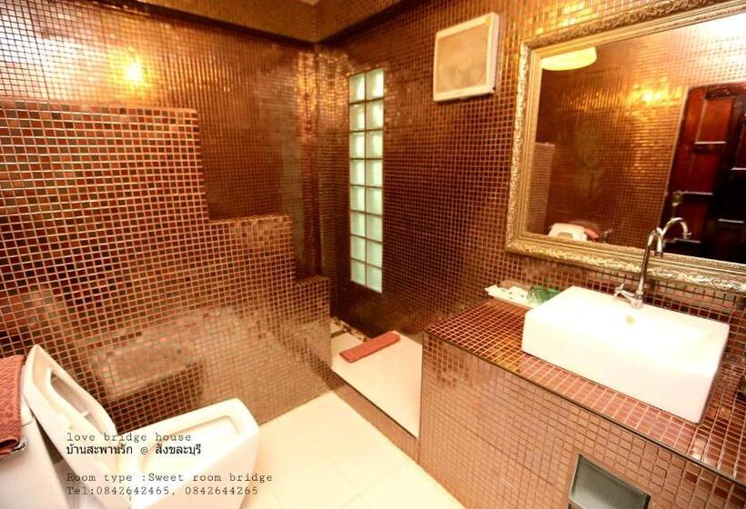 סוויטה, Love Bridge House บ้านสะพานรัก