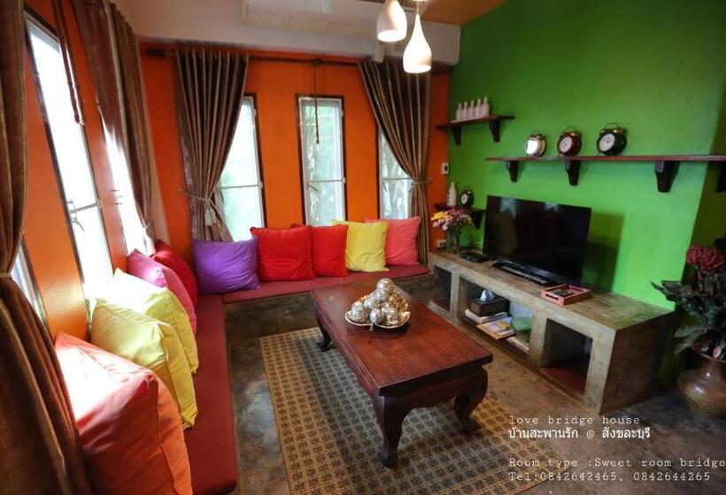 Люкс, Love Bridge House บ้านสะพานรัก