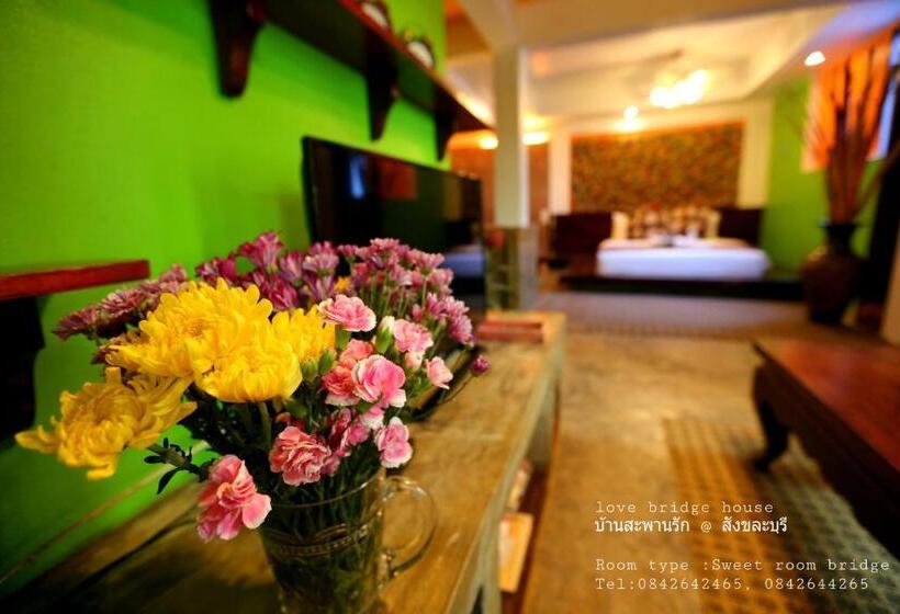 Люкс, Love Bridge House บ้านสะพานรัก