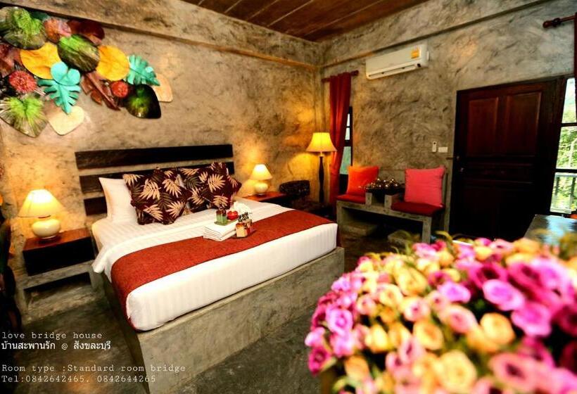 חדר סטנדרט נוף לנהר, Love Bridge House บ้านสะพานรัก