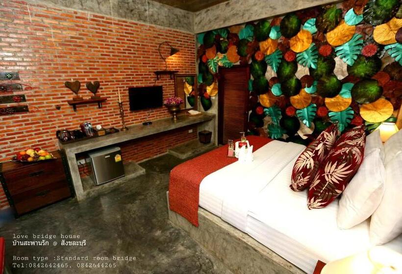 חדר סטנדרט נוף לנהר, Love Bridge House บ้านสะพานรัก