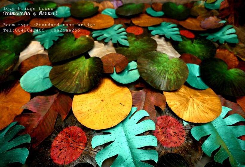 חדר סטנדרט נוף לנהר, Love Bridge House บ้านสะพานรัก