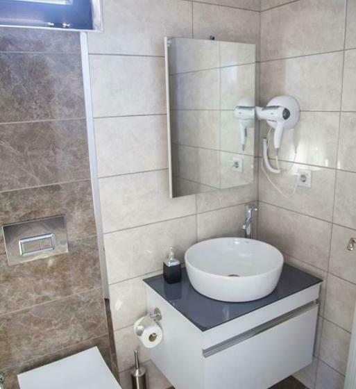 اتاق استاندارد با بالکن و چشم‌انداز دریا, Demyra Boutique