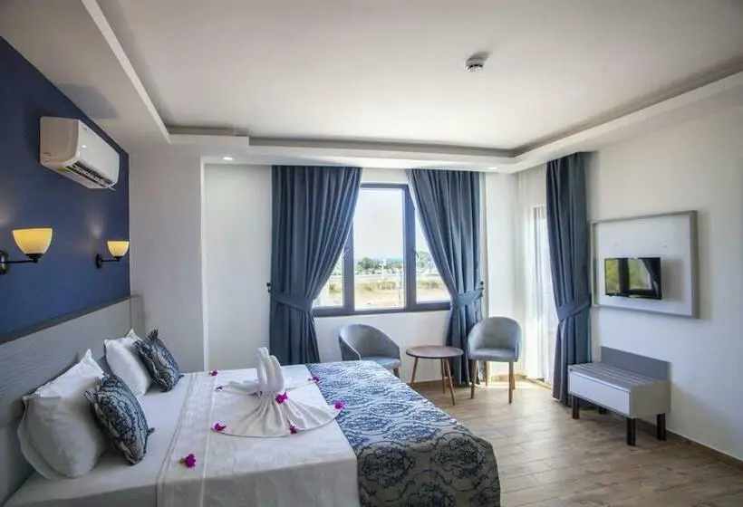 اتاق استاندارد با بالکن و چشمانداز دریا, Demyra Boutique