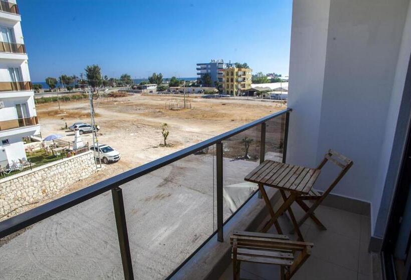 اتاق استاندارد با بالکن و چشم‌انداز دریا, Demyra Boutique