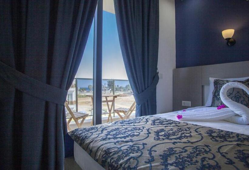 اتاق استاندارد با بالکن و چشم‌انداز دریا, Demyra Boutique