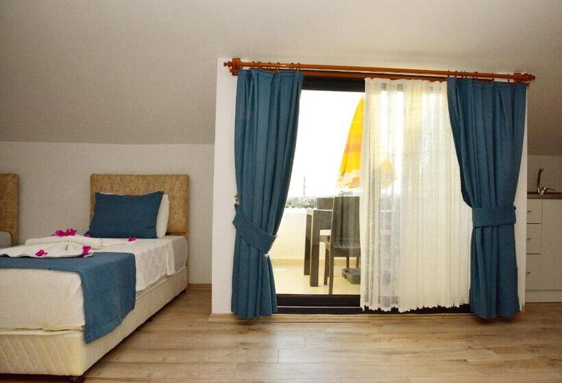 سوییت سوپریور با چشم‌انداز دریا, Demyra Boutique