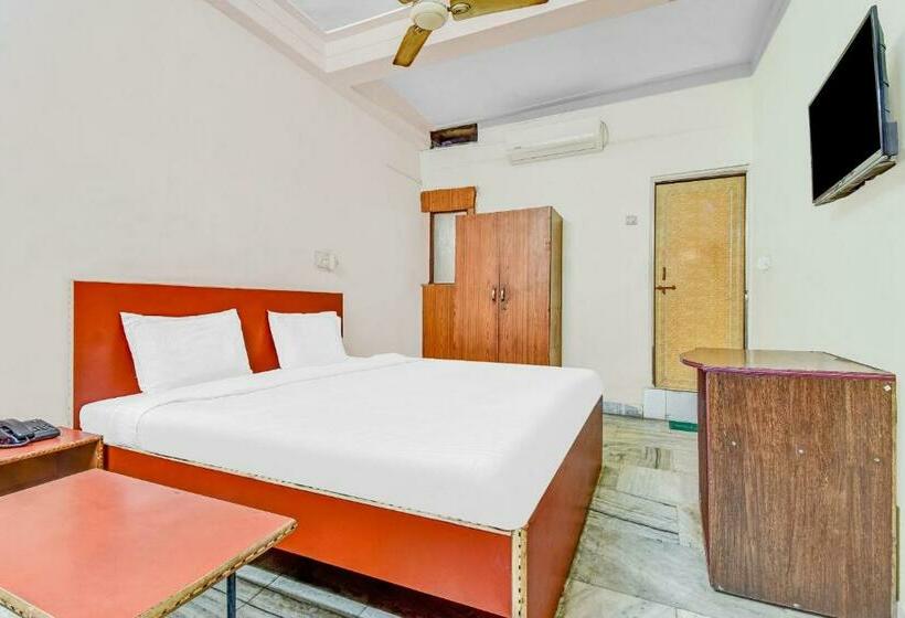 غرفة كلاسيكية ثلاثية, Capital O Honey