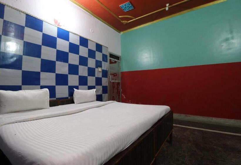 غرفة كلاسيكية ثلاثية, Capital O Honey