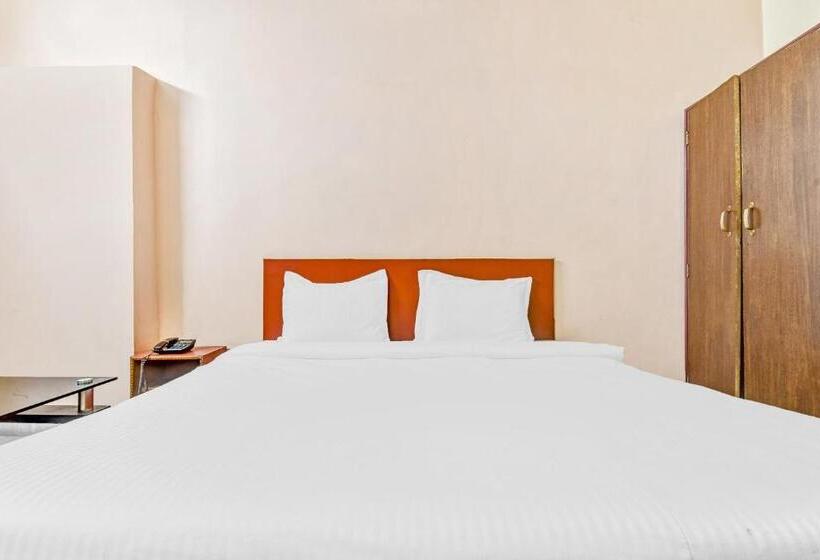 غرفة كلاسيكية ثلاثية, Capital O Honey