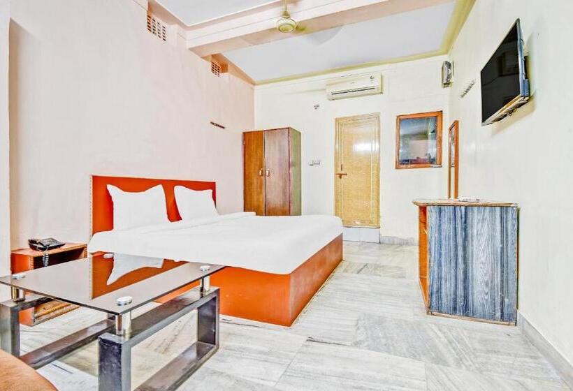 غرفة كلاسيكية ثلاثية, Capital O Honey