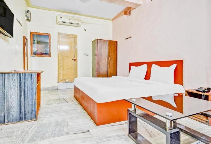 غرفة كلاسيكية ثلاثية, Capital O Honey