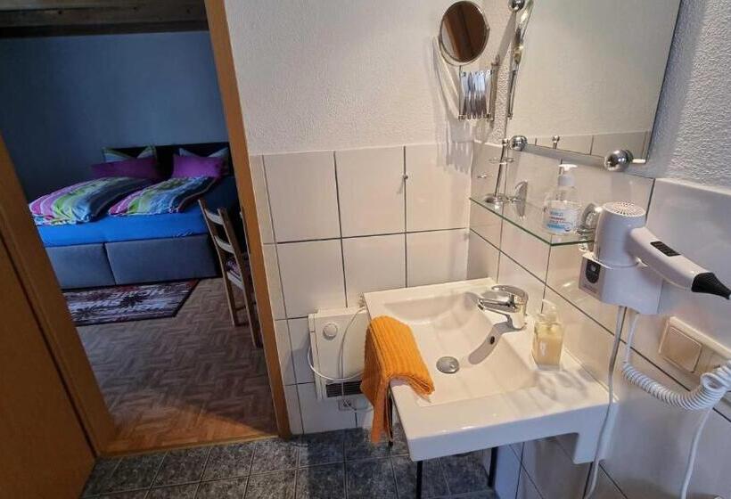 スタンダード4人部屋, Gaestehaus Gravell