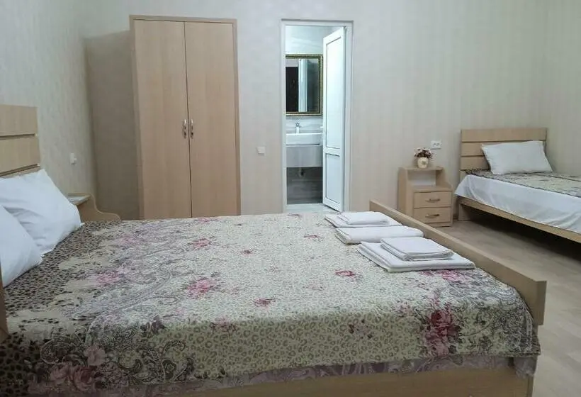اتاق استاندارد سه تخته با بالکن, Elegant