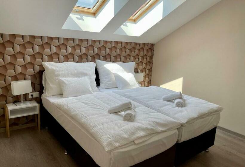 デラックスルーム, Eprespark Panzió