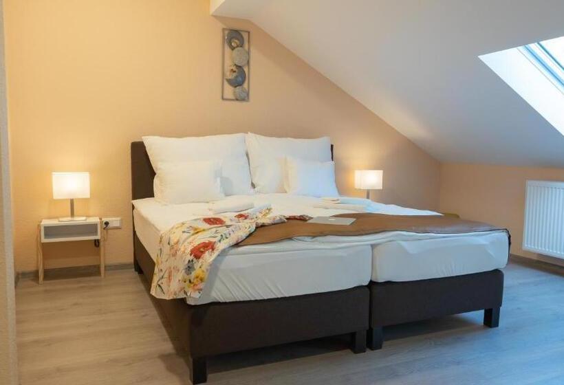 ガーデンビュースーペリアールーム, Eprespark Panzió