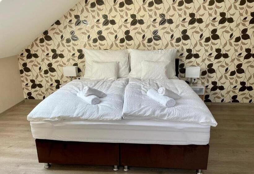 デラックスルーム, Eprespark Panzió