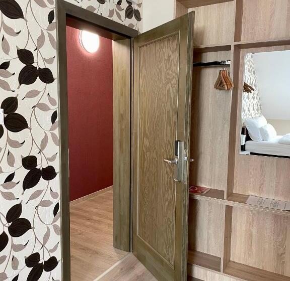 デラックスルーム, Eprespark Panzió