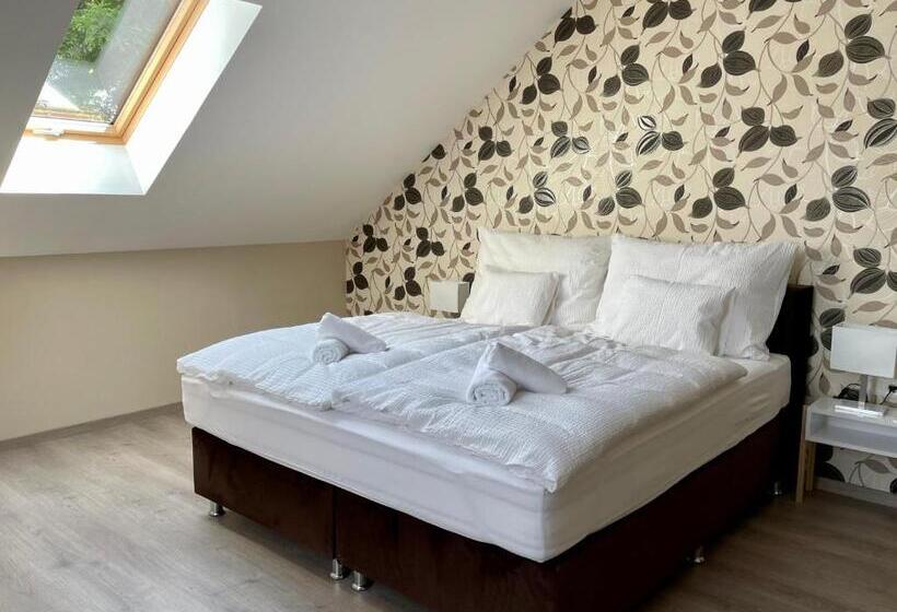 デラックスルーム, Eprespark Panzió