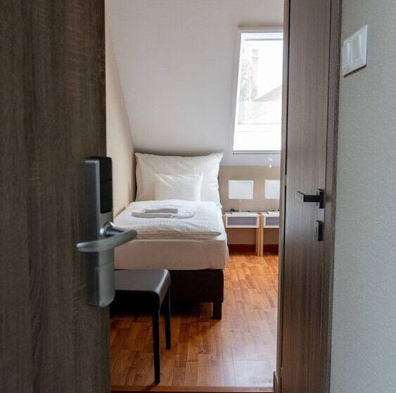 スタンダードシングルルーム, Eprespark Panzió