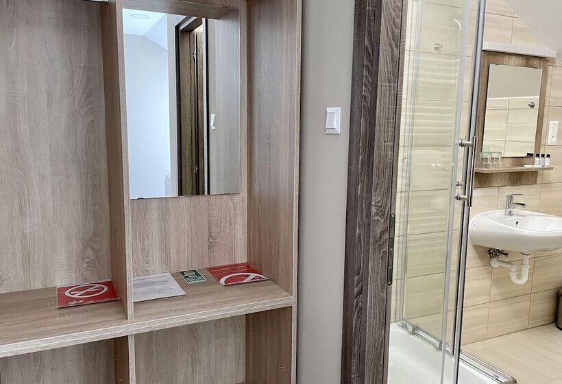 デラックスルーム, Eprespark Panzió