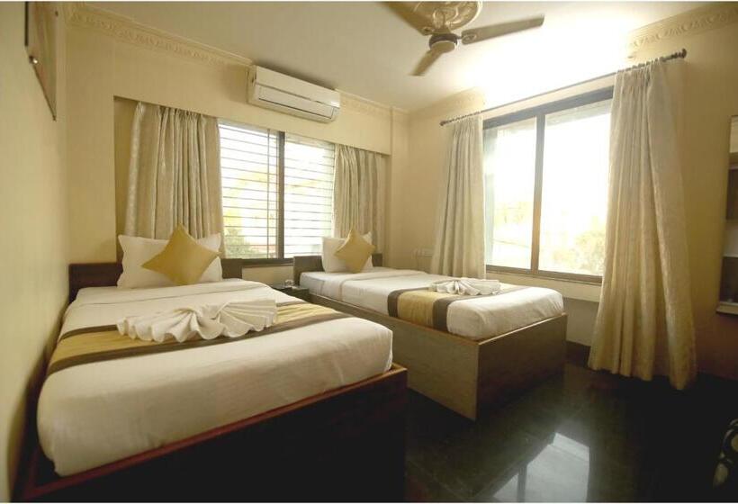 Номер Deluxe, Apples Balaji Inn