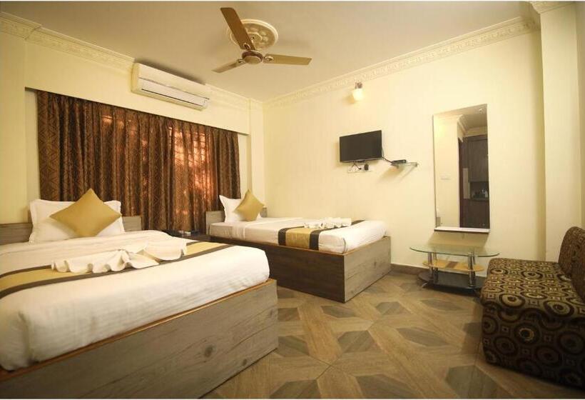 Номер Deluxe, Apples Balaji Inn