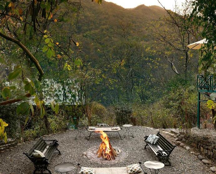 标准间带江景, Neemrana S Glasshouse On The Ganges