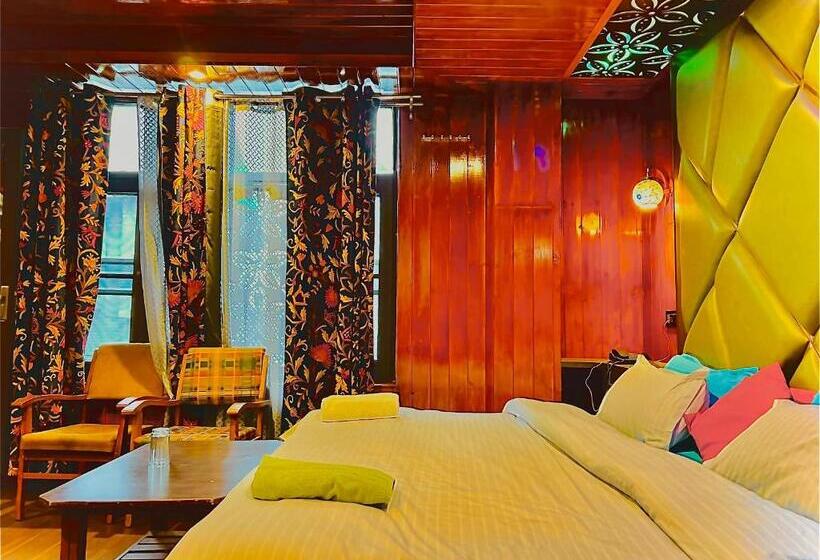 غرفة قياسية, Pine View