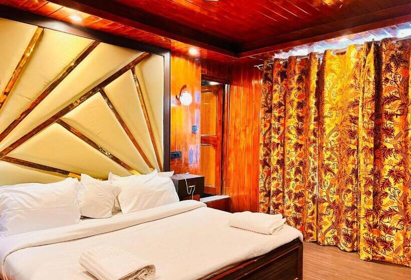 غرفة قياسية, Pine View