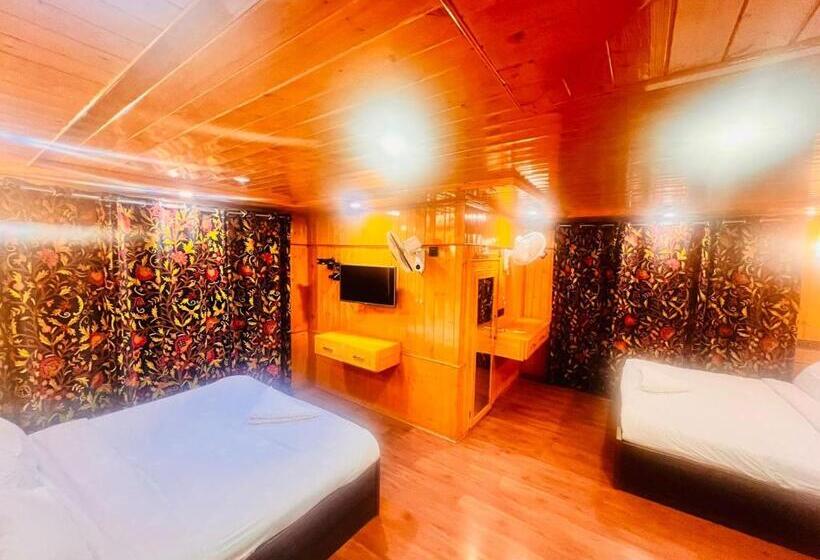 غرفة عائلية, Pine View