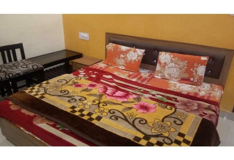 Номер Economy, Rooms Facing Mountains In Tapovan