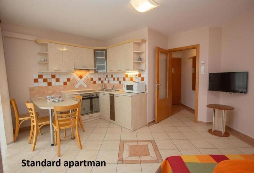 Huoneisto 1 Makuuhuone, Liza Apartmanok