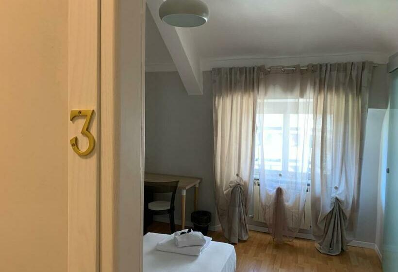 Standard Neljän Hengen Huone, Domus Fieschi Rooms