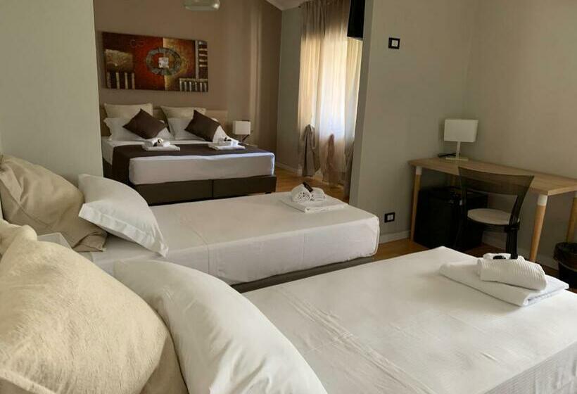 Standard Neljän Hengen Huone, Domus Fieschi Rooms