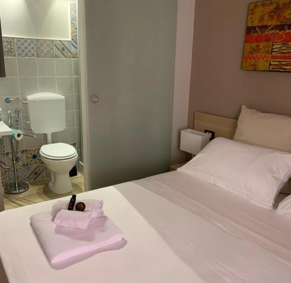 Economy-huone, Domus Fieschi Rooms