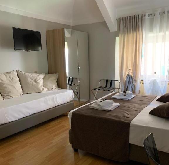 اتاق استاندارد سه نفره, Domus Fieschi Rooms