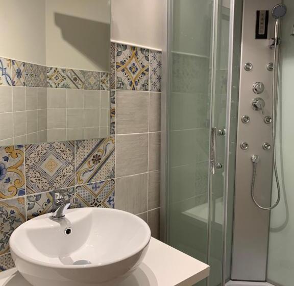 Basic-huone, Domus Fieschi Rooms