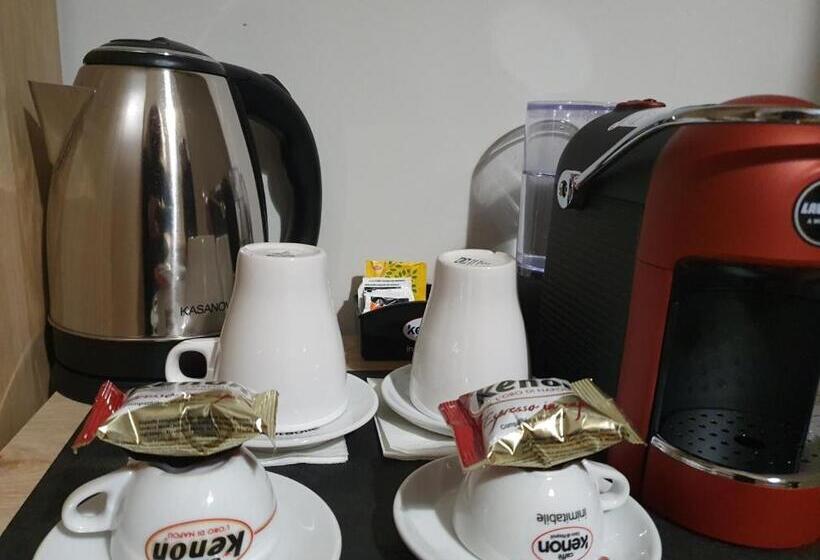 Standard Kolmen Hengen Huone, Domus Fieschi Rooms