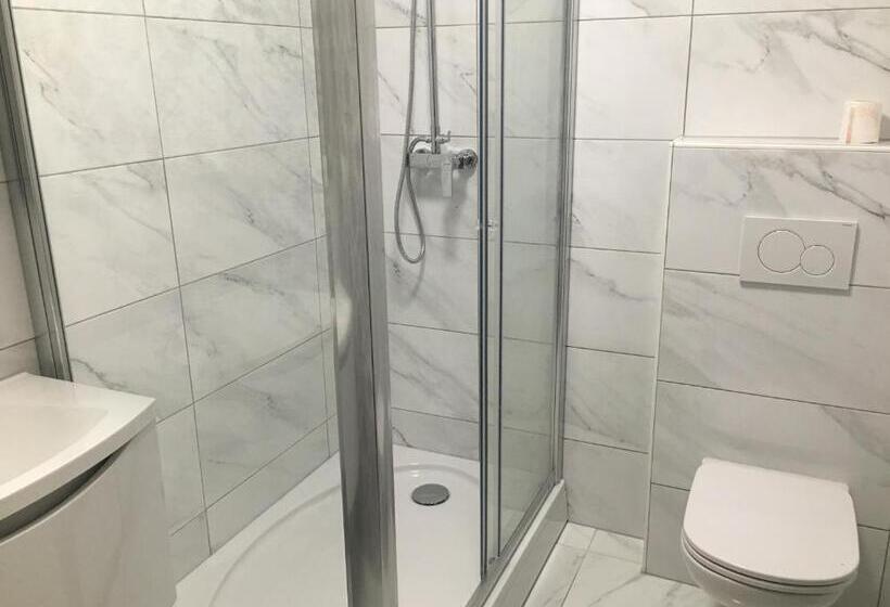 اتاق استاندارد سه نفره, Rooms & Apartments Banjac