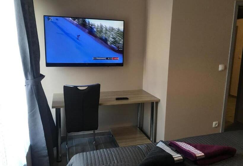 اتاق استاندارد سه نفره, Rooms & Apartments Banjac