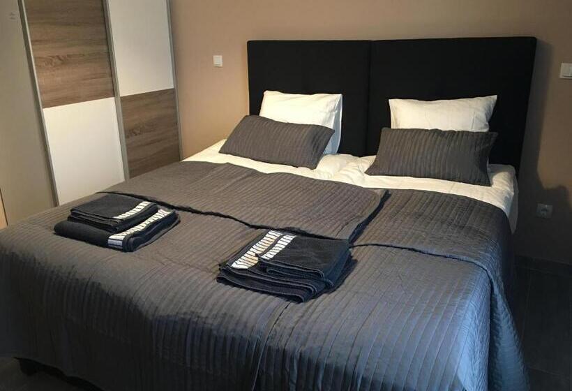 اتاق استاندارد سه نفره, Rooms & Apartments Banjac