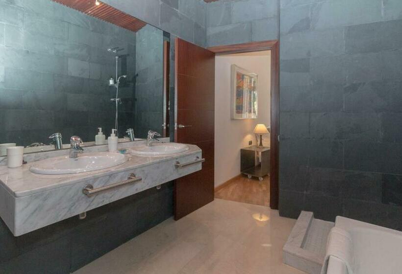 غرفة قياسية مزوَّدة بشُرفة, Bet Apartments Canovas Rooms