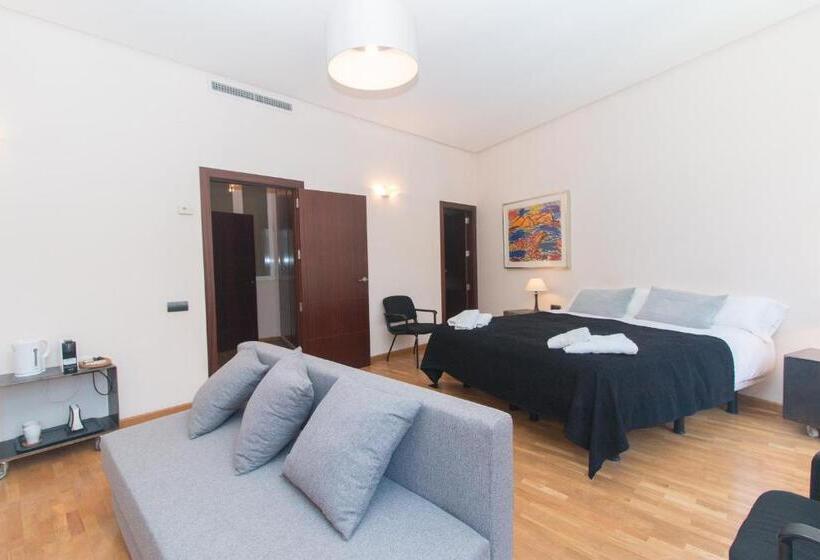 غرفة قياسية مزوَّدة بشُرفة, Bet Apartments Canovas Rooms