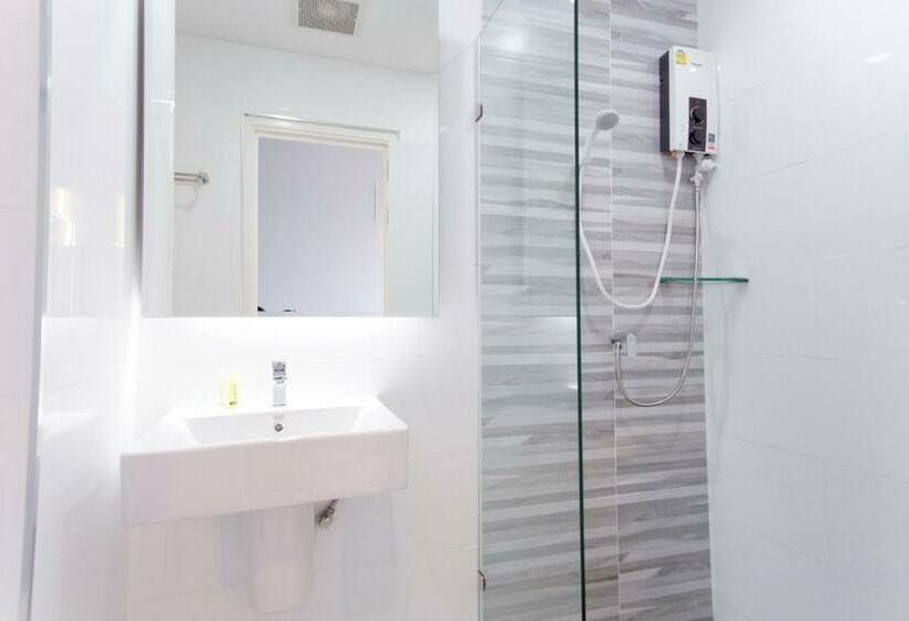 Номер Стандарт с Балконом, Abizz Hotel Kwanphayao