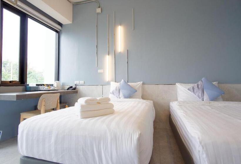 Номер Стандарт с Балконом, Abizz Hotel Kwanphayao