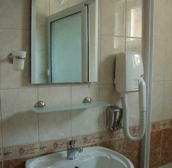 غرفة قياسية, спа хотел калифорния